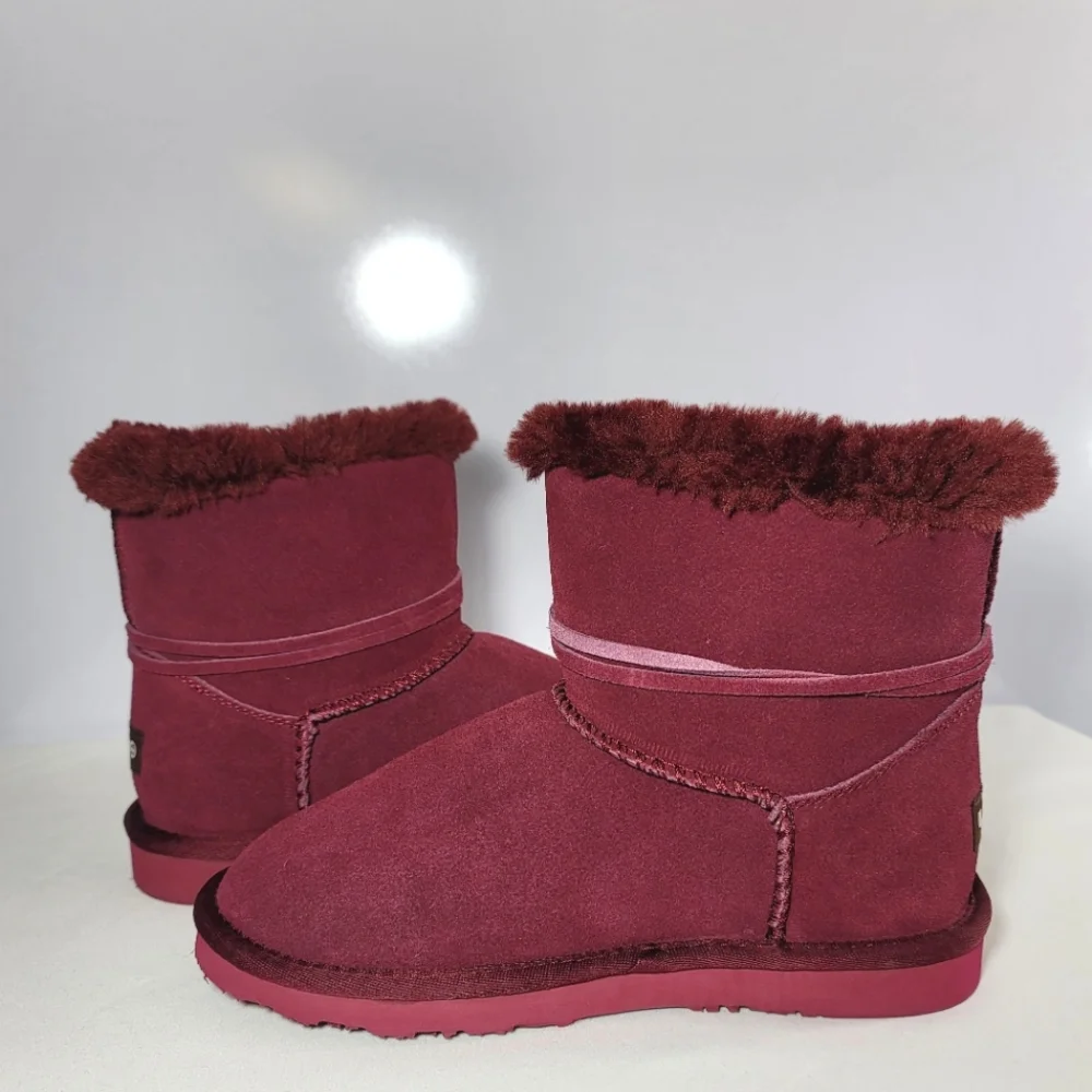 Lamo Womens size 7 Thalia Tassel winter Boots.